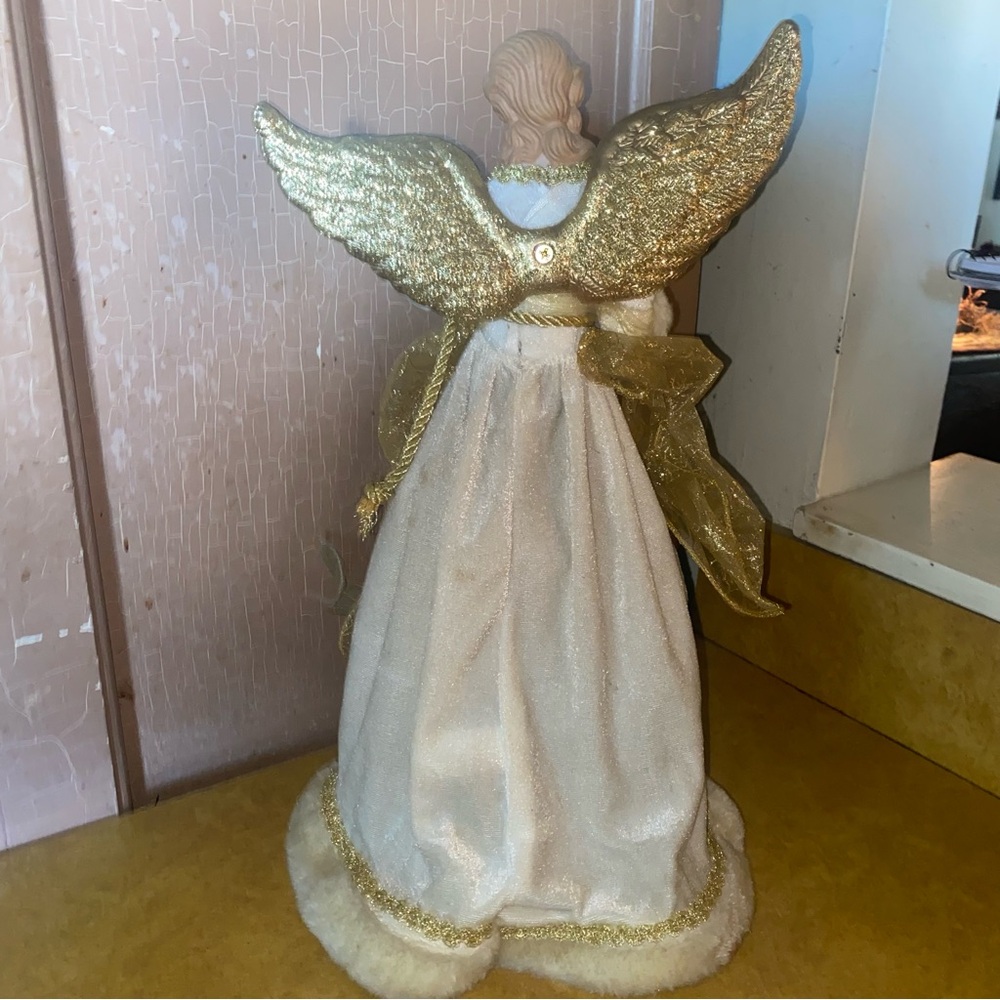 Angel Christmas tree 🌲 topper.  Gold 16 inches - Picture 4 of 4